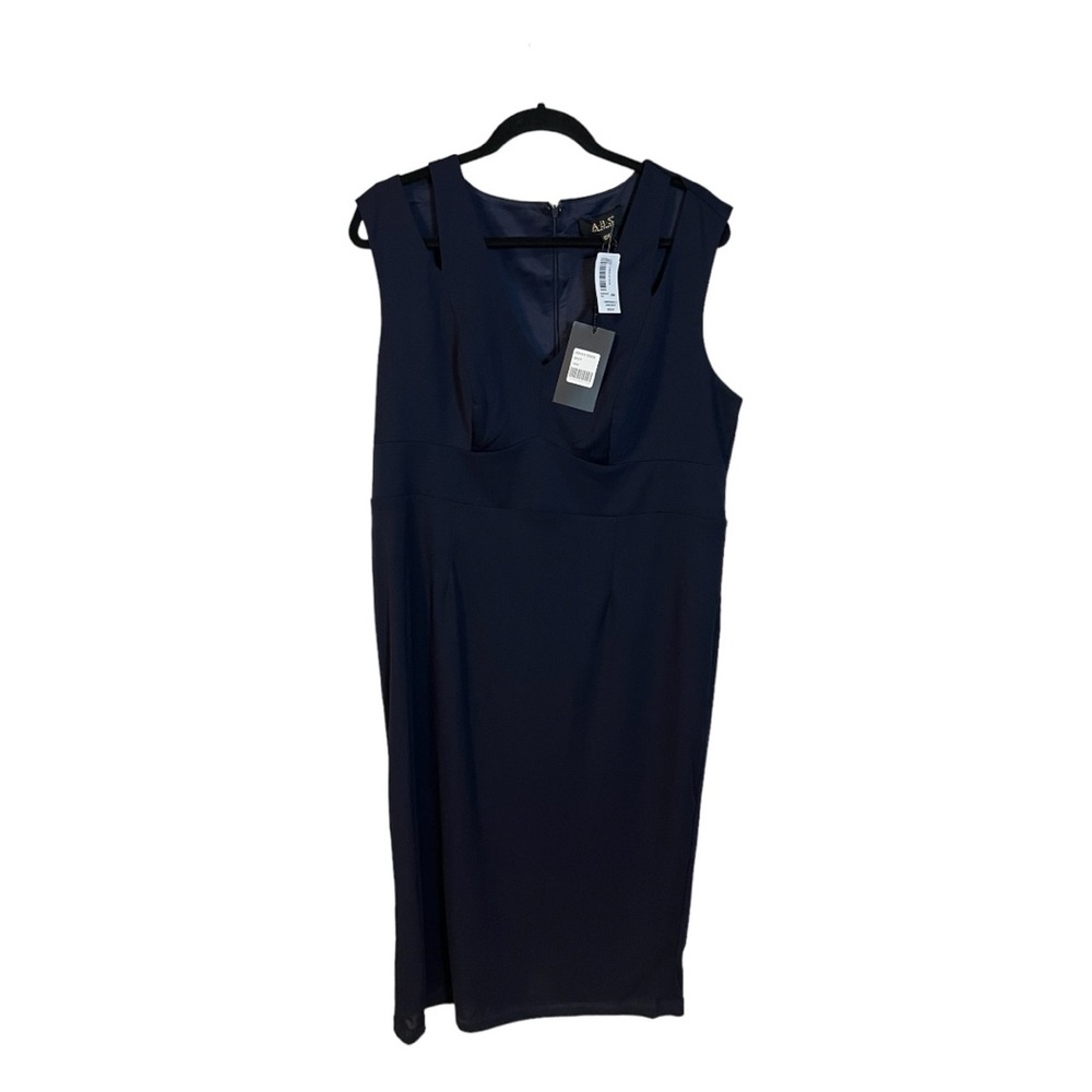 🆕 A beautiful ABS Collection maxi dress in 18W